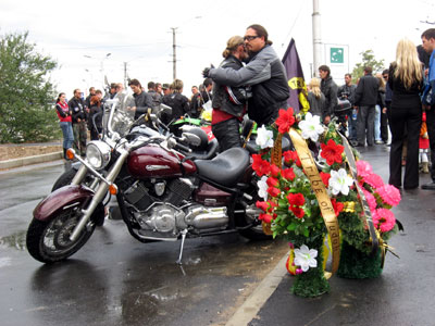 на похороны Анны-Никиты приехали байкеры со всей Украины
